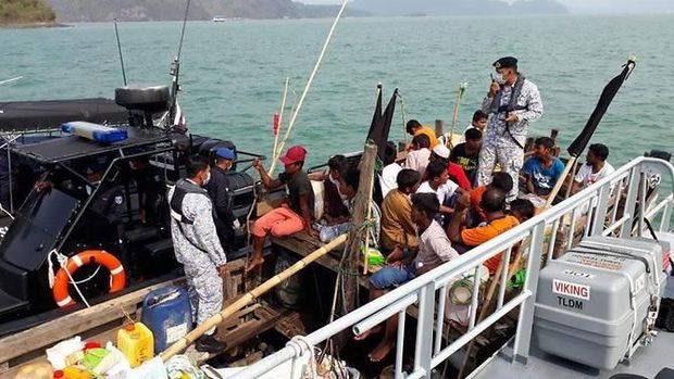 Kapal pengungsi Rohingya yang dicegat militer Malaysia