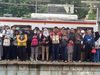 Uji Nyali, Desak-desakan di Stasiun Duri