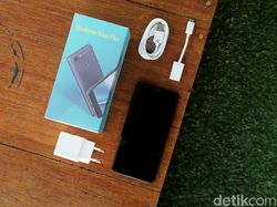 Unboxing Asus Zenfone Max Plus