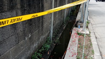 Foto: Taburan Bunga di Got Lokasi Tewasnya Cutfil