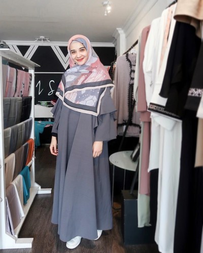  Zaskia  Sungkar Ungkap Alasan Tampil Syar i dengan Hijab 