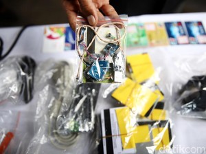 Cerita Bule-bule Eropa yang Jadi Mafia ATM di Bali