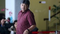 Mantan Direktur Citilink Albert Burhan tiba di KPK, Jakarta, Selasa (3/4/2018).