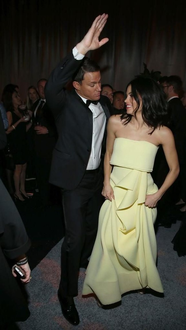 Momen saat Channing dan Jenna nge-dance bareng di acara afterparty Golden Globes 2015 ini sempat jadi viral karena keduanya terlihat kompak banget.  Foto: dok. Getty Images