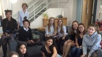 Ia melanjutkan sekolah di Ardingly Collage, Inggris. (Dok. Instagram/suhanakha2)