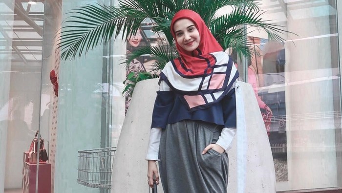 Lima Tahun Berhijab, Zaskia Sungkar Jadikan Masa Lalu Spion
