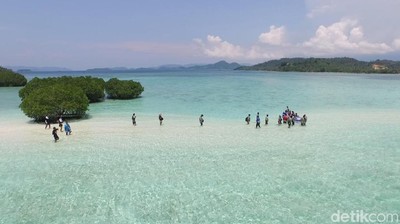 Foto Drone: Lihat Ini Jadi Mau ke Pahawang Nggak?