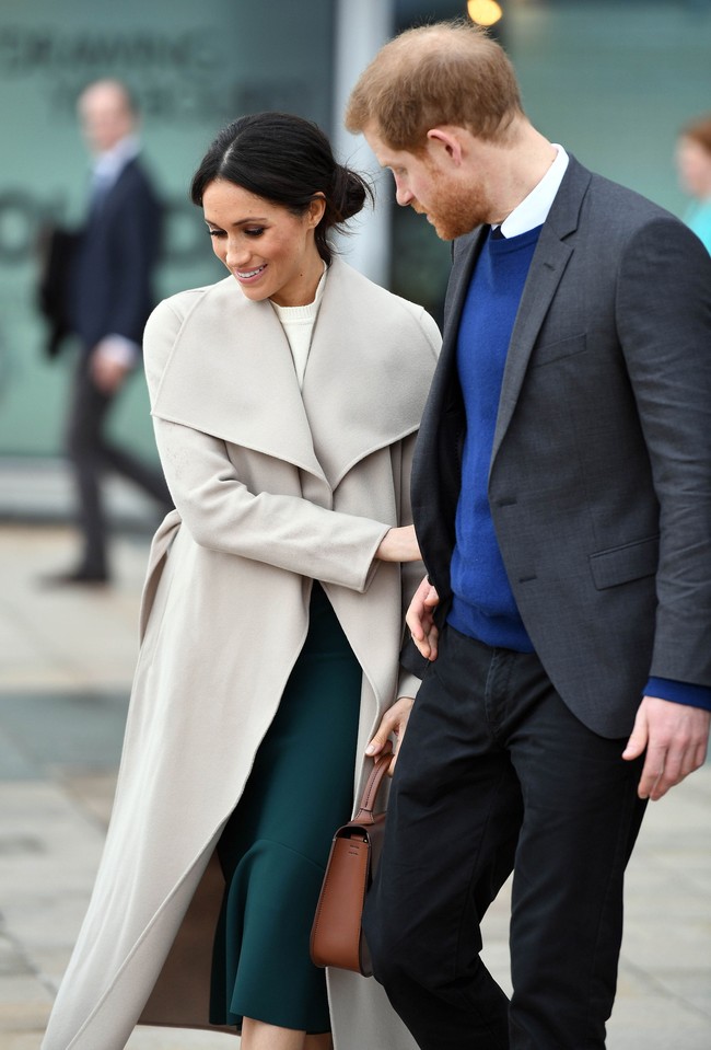 Pangeran Harry dan tunangannya, Meghan Markle, tampak absen dari misa Paskah keluarga tahun ini. Sejoli ini dijadwalkan meresmikan hubungan mereka sebagai suami-istri di gereja yang sama pada 19 Mei mendatang. (Foto: Getty Images)