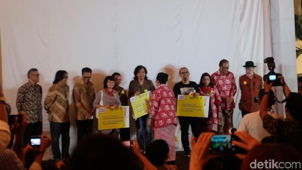 Komik 'The Chair' Evelyn Ghozali Menangkan Indonesia Art Award 2018