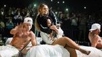 Bawa Kasur ke Atas Panggung, Demi Lovato Grinding Kehlani