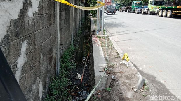 Keluarga Tabur Bunga di Got Cutfil Ditemukan Tewas