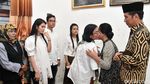 Raut Duka di Wajah Selvi Ananda