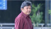 Albert Burhan diperiksa sebagai saksi untuk tersangka kasus dugaan suap pengadaan mesin pesawat Emirsyah Satar.