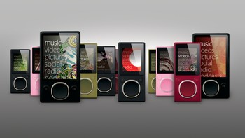 Layu sebelum berkembang, Zune sudah redup sejak kemunculannya. Pemutar musik pertama Microsoft ini dirilis pada November 2006, hampir berbarengan dengan momen ketika iPod Apple sedang tren. Zune mencoba menyejajarkan diri dengan iPod dengan menawarkan desain yang semakin elegan. Softwarenya pun mengalami upgrade signifikan sehingga lebih mudah digunakan. Namun usaha tersebut ternyata sia-sia. Zune gagal bersinar, hingga akhirnya di 2011, Microsoft menghentikan produksi Zune. Foto: Istimewa