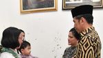 Jokowi ke Rumah Duka Besannya