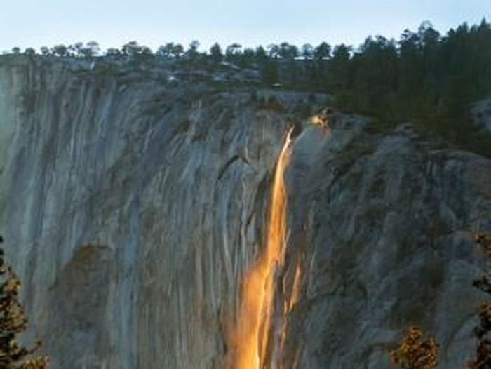 Air Terjun Api di Amerika