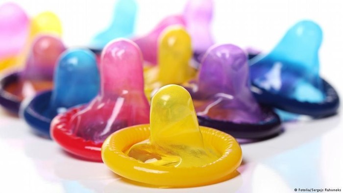 Condom Snorting Challenge, Tantangan Menyakitkan dan Berbahaya yang Tengah Populer Condom Snorting Challenge, Tantangan Menyakitkan dan Berbahaya yang Tengah Populer