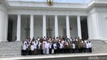 Momen Jokowi dan Ulama Berfoto ala Kabinet di Istana