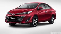 Secara eksterior, garis desain New Vios tampak lebih berkelas. Desain lampu depan membuat penampilan mobil ini terlihat lebih tajam dan sporty.  