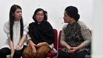 Raut Duka di Wajah Selvi Ananda