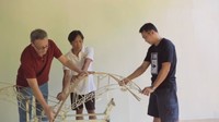 Ada beberapa bagian motor listrik yang menggunakan bahan bambu. Motor listrik ini dibekali body shell bambu, jok, speedometer dan housing dari bambu. Foto: Pool (Rideapart)