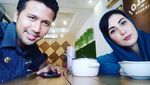 Begini Aksi Arumi, Istri Emil Dardak Saat Makan Lobster dan Bikin Kue Cubit