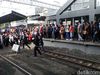 Uji Nyali, Desak-desakan di Stasiun Duri