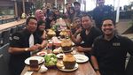 Intip 10 Gaya Makan Vicky Prasetyo yang Nyentrik Menggelitik