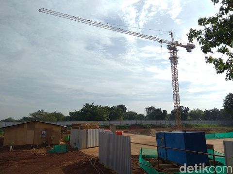 Tower Crane Masih 'Nganggur' di Proyek Rumah DP Rp 0 Pondok Kelapa