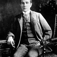 Tapi asmaranya tak semanis kariernya. Kekasih gelapnya, seorang arsitek bernama Stanford White tewas di tangan sang suami, Harry Kendall Thaw. Ia tewas ditembak di atap Madison Square Garden pada Juni 1906. Tragedi tersebut sempat menyita perhatian publik dan media. Inilah Harry Thaw, konglomerat yang membunuh selingkuhan istrinya yang berprofesi sebagai model ternama itu. (Foto: Hulton Archive/Getty Images)