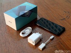 Unboxing Asus Zenfone Max Plus