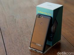 Unboxing Asus Zenfone Max Plus