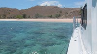Dari Dermaga Loh Liang di Pulau Komodo, jarak tempuh ke Pantai Namong sekitar 30 menit (Afif Farhan/detikTravel)