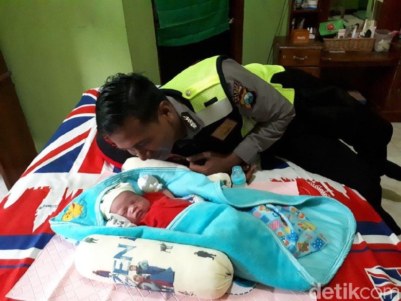  Bayi di Blitar yang Ditolong 2 Polisi Sehat Kini Diasuh Bidan