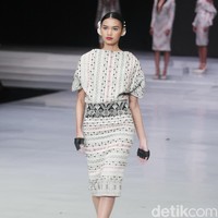 Ivan Gunawan rilis koleksi busana dari kain ulos dalam fashion show bertema Great Toba di Indoneia Fashion Week 2018, Jakarta Convention Center, Jakarta. Rabu [28/03/2018]. [Foto: Mohammad Abduh/Wolipop]