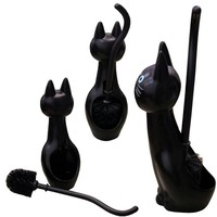 Agar kamar mandi terlihat lebih indah, sikat WC sebaiknya ditaruh di tempat yang menggemaskan. Feline toilet brush holder seharga Rp 230 ribuan ini pun bisa dijadikan pilihan. Foto: Amazon