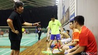 Malah, kemudian, Candra kembali mengulang sukses di All England pada 2003. Kali ini, dia tampil bersama-sama pemain eksentrik yang menjadi idola Kevin, Sigit Budiarto.
