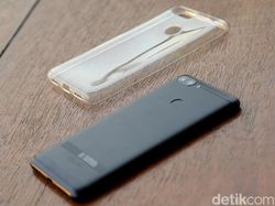 Unboxing Asus Zenfone Max Plus