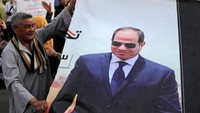 Raih 97 Persen Suara, Al-Sisi Menang Telak di Pilpres Mesir. Presiden Mesir, Abdel Fattah al-Sisi, kembali memenangi pemilihan presiden secara telak dengan total perolehan 97 persen suara. Ini berarti Al-Sisi akan kembali memerintah Mesir untuk periode kedua selama empat tahun ke depan. Foto: REUTERS/Mohamed Abd El Ghany