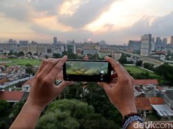 Unboxing Asus Zenfone Max Plus