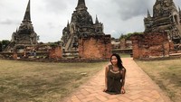 Walau terlahir tanpa kaki, tidak menghambat dirinya beraktivitas seperti traveler pada umumnya (_kayeazee_/Instagram)