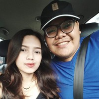 Meskipun merasakan sakit karena diejek oleh banyak netizen, tak membuat hubungan Abegail dan Paolo jadi retak. Foto: Facebook