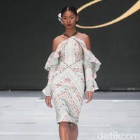 Ivan Gunawan rilis koleksi busana dari kain ulos dalam fashion show bertema Great Toba di Indoneia Fashion Week 2018, Jakarta Convention Center, Jakarta. Rabu [28/03/2018]. [Foto: Mohammad Abduh/Wolipop]