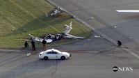 Pesawat Pemadam Kebakaran jatuh di Bandara Marion, Indiana, AS. Dua pilot yang juga pemadam kebakaran yang ada di dalam pesawat dinyatakan tewas. Dua petugas yang meninggal tersebut adalah Kyle Hibst dan David Wittkamper. Pesawat yang mereka tumpangi mengalami kecelakaan pada Senin (2/4) waktu setempat.  (Foto: Dok. ABC News)