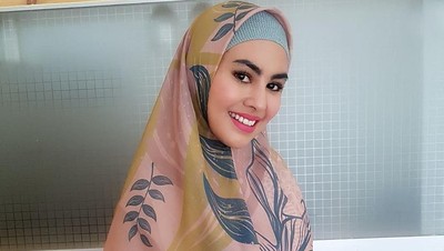 Kartika Putri Dinikahi Habib Usman, Lihat Gayanya yang Makin Syari