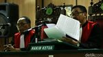 Foto: Tok.. Tok.. Tok...! Ahok-Vero Resmi Bercerai