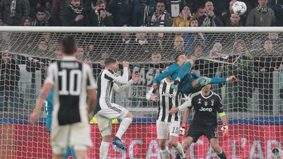 Foto: Parade Gol Cantik Cristiano Ronaldo