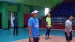 Smash! Aksi Sandiaga Main Voli di GOR Bulungan