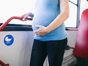 Kisah Ibu Hamil Dokumentasikan Pengalaman Tak Dapat Kursi di Bus