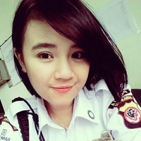 Ia merupakan seorang satpam cantik Bank BRI cabang Bandung bernama Rima Efriani Melati. Foto: Instagram